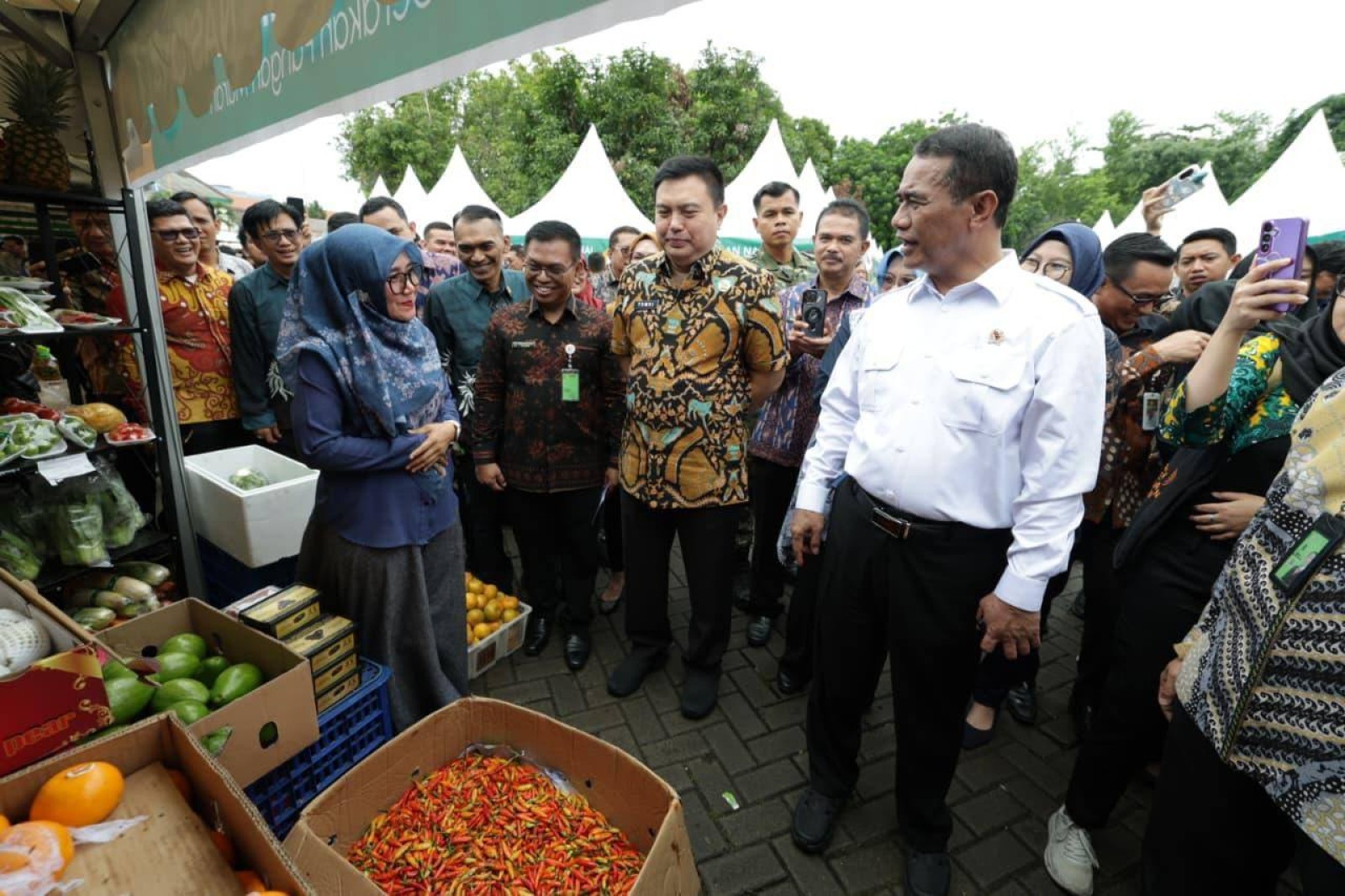 Jelang Lebaran 2026, Mentan Amran Pastikan Kebutuhan Pokok di tingkat Nasional dan Daerah Aman dan Surplus