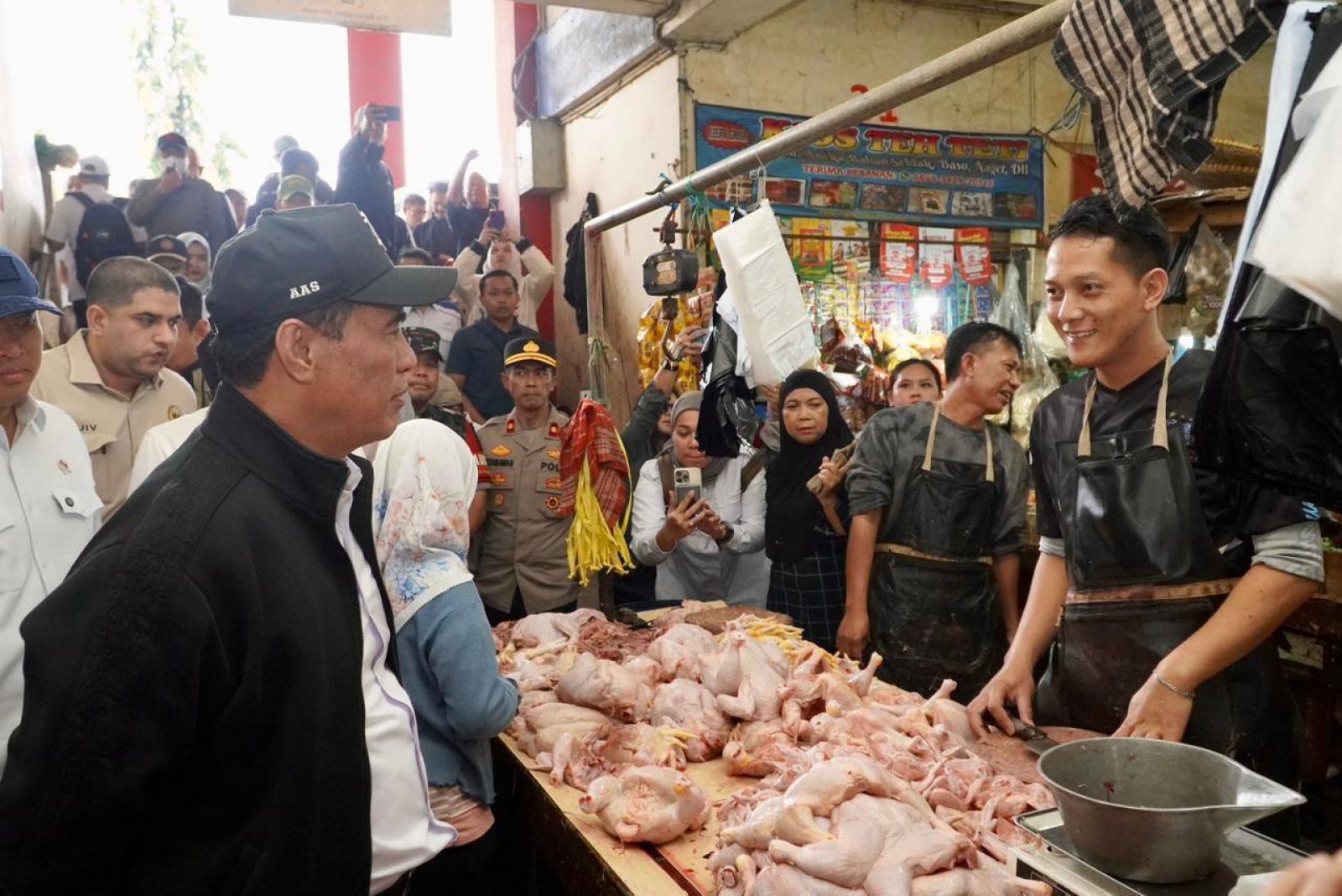 Sidak Pasar Tagog, Mentan Amran: Tak Ada Toleransi Harga di Atas HET