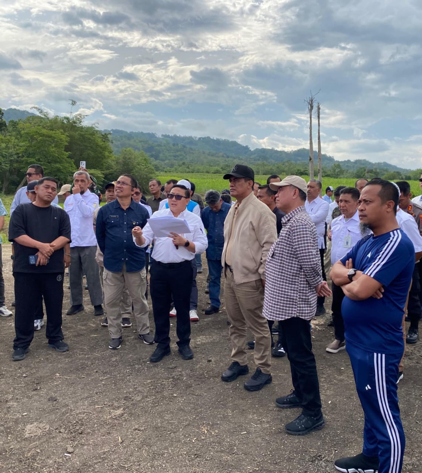 Mentan Amran: Hilirisasi Ayam Terintegrasi di Bone Untungkan Peternak, Ekonomi Daerah Tumbuh