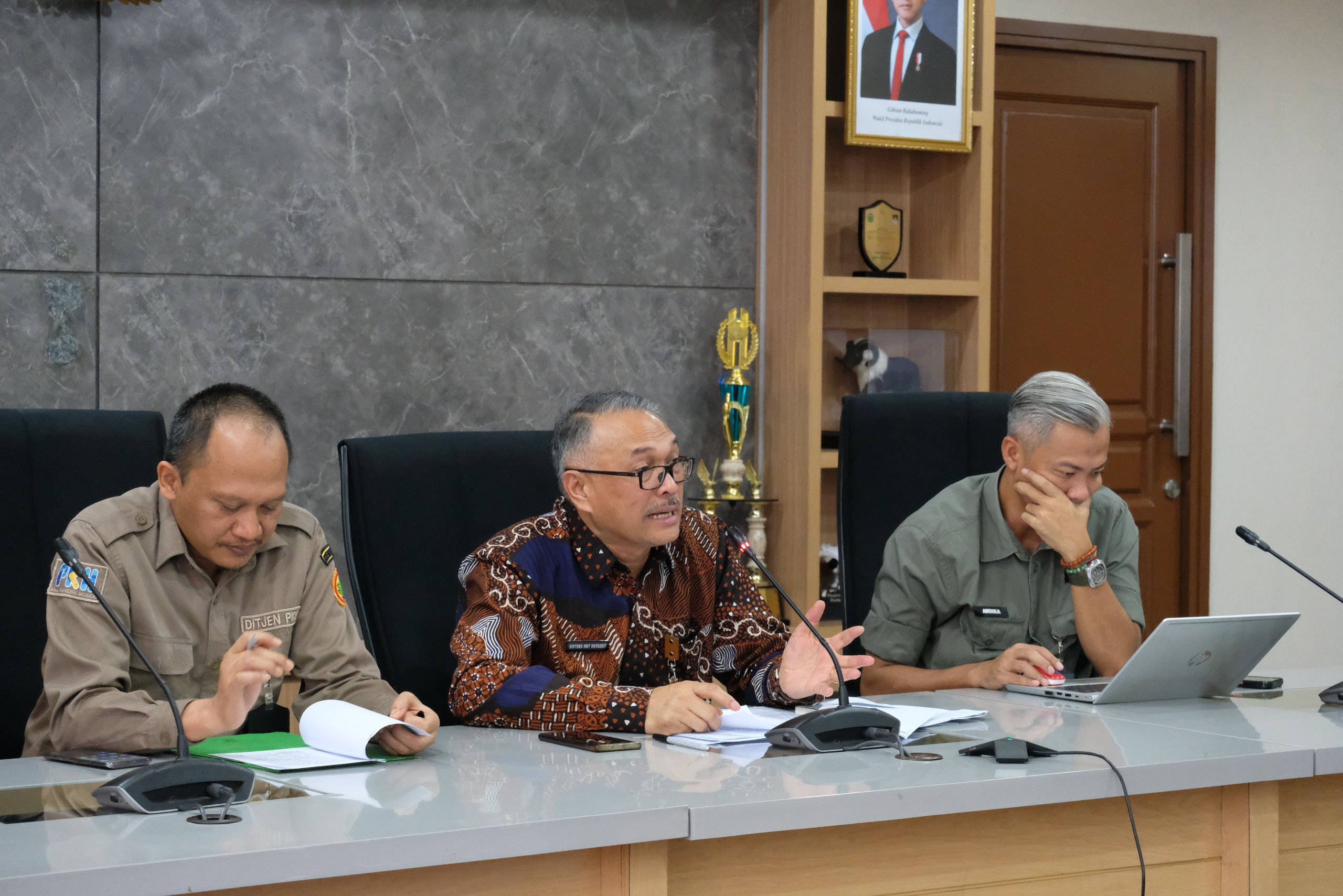 [Gambar: WhatsApp%20Image%202024-10-29%20at%2020.44.36.jpeg]